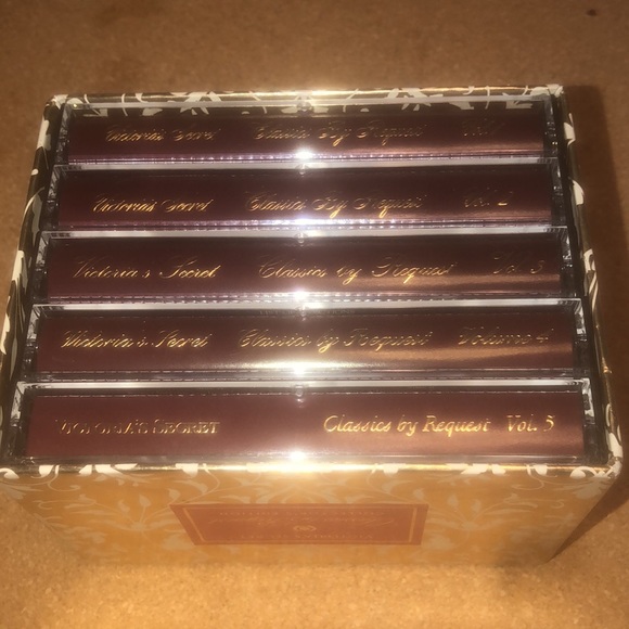 VS Collector’s Edition Set - Picture 2 of 3